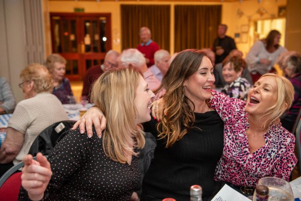 GermanMusicNight_2019_Crowd_Ladies_Singing_2